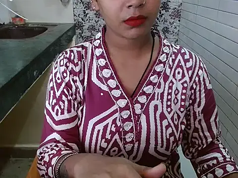 LovingPihu online show from October 4, 5:49 am