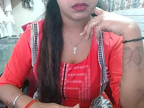 LovingPihu online show from April 5, 4:42 am