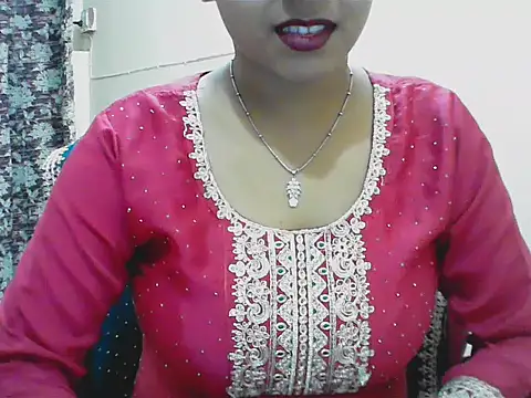 LovingPihu online show from May 12, 5:37 am