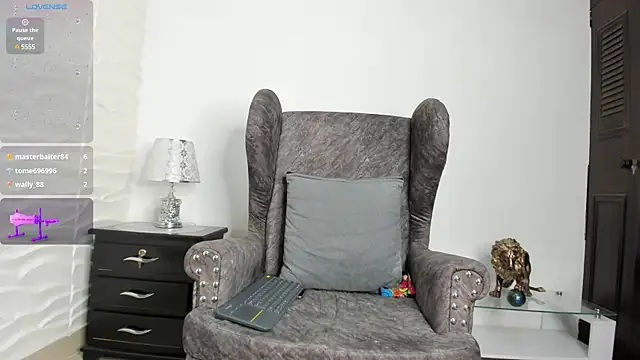 Snapshot of Keyla_Milf chatting on December 26, 4:43 am Keyla Milf online show from December 26, 4:43 am