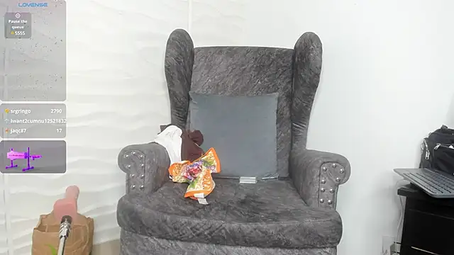 Snapshot of Keyla_Milf chatting on February 5, 8:21 am Keyla Milf online show from February 5, 8:21 am