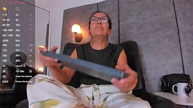 Keyla Milf online show from May 24, 11:37 am