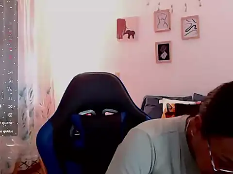 Snapshot of emmily_castro chatting on October 24, 12:01 pm emmily castro online show from October 24, 12:01 pm