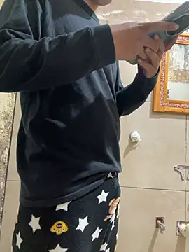 Snapshot of delgadito234 chatting on February 16, 6:37 pm delgadito234 online show from February 16, 6:37 pm