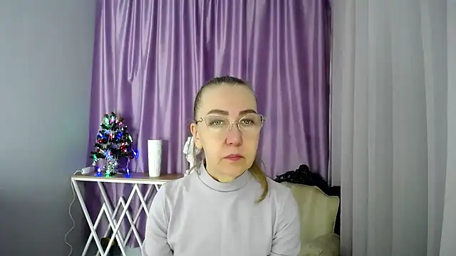 queen a n i online show from December 7, 7:49 am