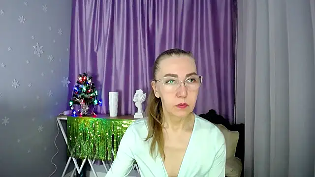 queen a n i online show from December 13, 12:06 pm