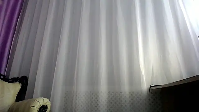 queen a n i online show from December 25, 2:23 pm