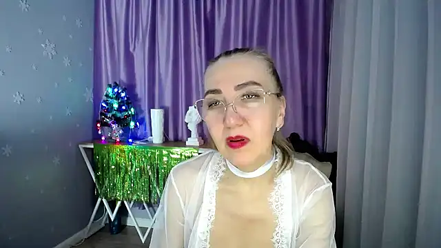 queen a n i online show from December 31, 6:02 pm