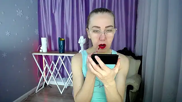 queen a n i online show from January 31, 8:54 am