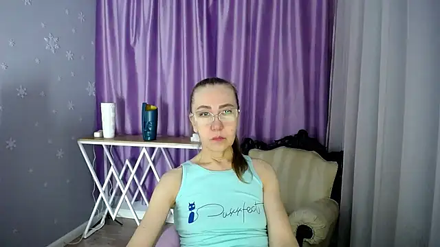 queen a n i online show from February 1, 5:39 am