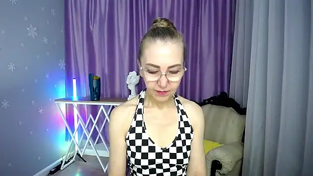 queen a n i online show from September 24, 9:34 am