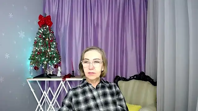 queen a n i online show from February 24, 8:34 am