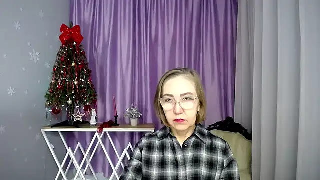 queen a n i online show from February 26, 7:07 am