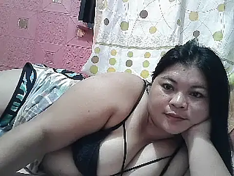 Snapshot of sweet_glamourepinay chatting on February 21, 12:39 pm sweet glamourepinay online show from February 21, 12:39 pm