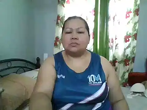 Snapshot of hornyKENDAH chatting on April 1, 3:18 am hornyKENDAH online show from April 1, 3:18 am