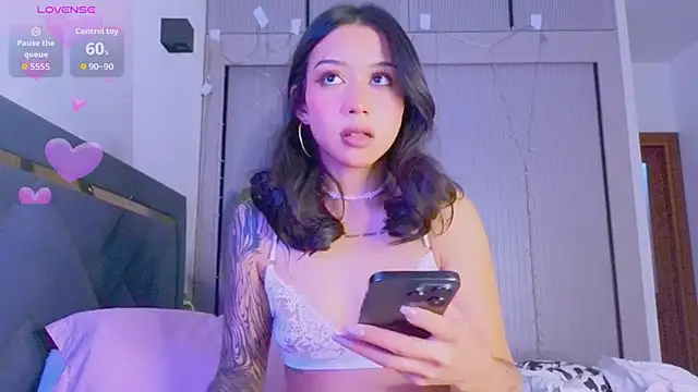 Mia Tin online show from February 11, 8:25 pm