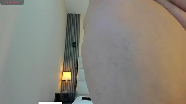 EYMI TOMSOM online show from December 5, 10:35 am