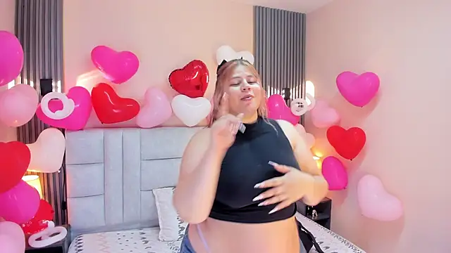 Snapshot of EYMI_TOMSOM chatting on February 16, 10:44 am EYMI TOMSOM online show from February 16, 10:44 am