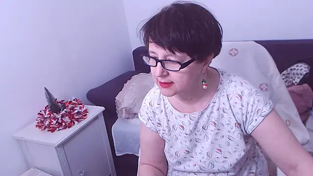 ChristaRose online show from December 22, 8:05 am