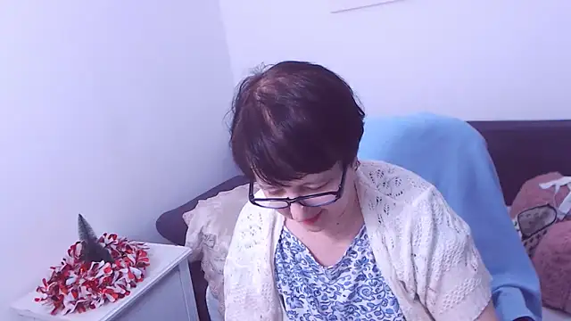 ChristaRose online show from January 2, 7:01 am