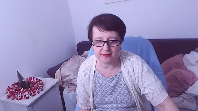ChristaRose online show from January 5, 3:43 am