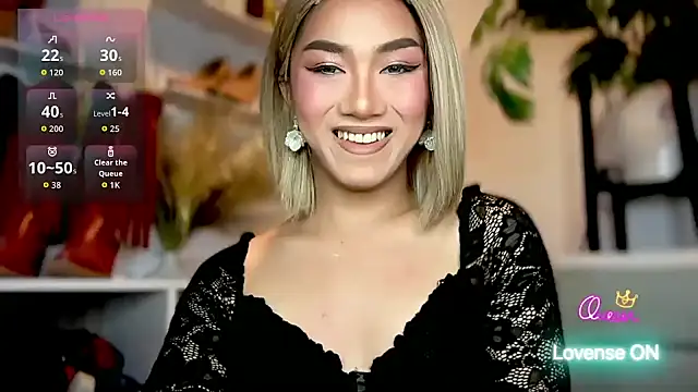 Snapshot of Local_Hoelyx chatting on April 21, 11:16 am Local Hoelyx online show from April 21, 11:16 am