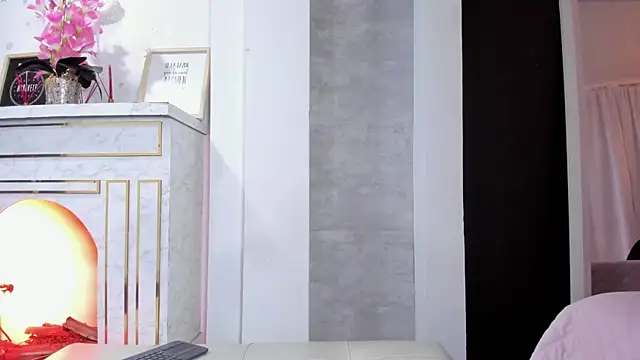  liathompsom09 online show from March 4, 4:52 pm