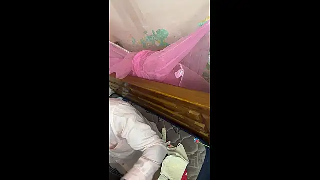 Snapshot of falooda288 chatting on October 24, 2:57 pm falooda288 online show from October 24, 2:57 pm