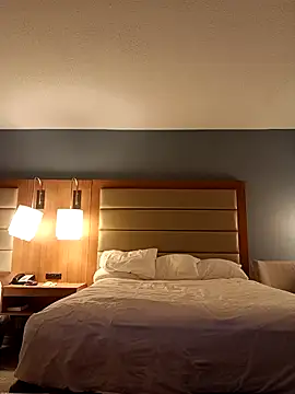 Snapshot of LittleblondeTS chatting on November 9, 5:17 am LittleblondeTS online show from November 9, 5:17 am