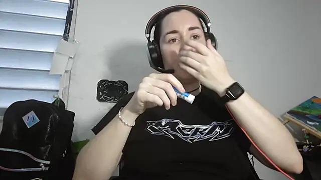 poppergirl69 online show from December 14, 9:02 pm