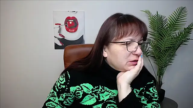 Snapshot of AliceInksSweetty chatting on January 10, 7:10 am AliceInksSweetty online show from January 10, 7:10 am