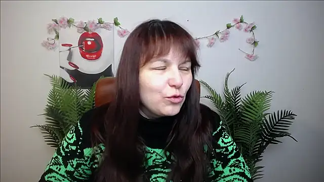 Snapshot of AliceInksSweetty chatting on February 7, 7:12 am AliceInksSweetty online show from February 7, 7:12 am