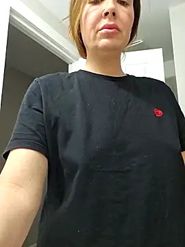 Snapshot of RebeccaXO_ chatting on March 11, 1:05 am RebeccaXO online show from March 11, 1:05 am