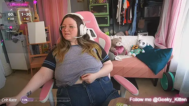 Snapshot of Geeky_Kitten chatting on February 6, 8:56 pm Geeky Kitten online show from February 6, 8:56 pm