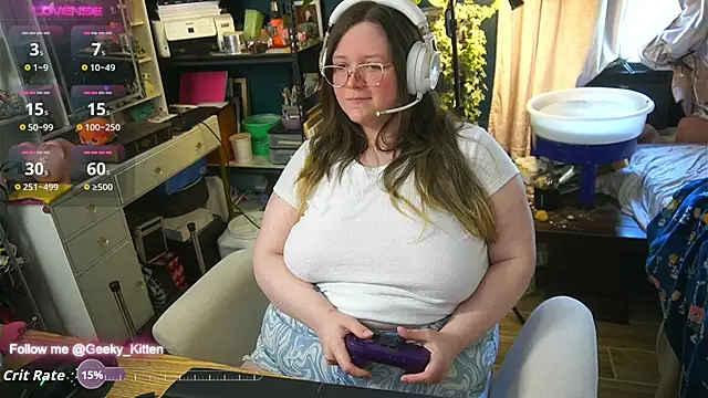 Snapshot of Geeky_Kitten chatting on September 13, 4:29 pm Geeky Kitten online show from September 13, 4:29 pm