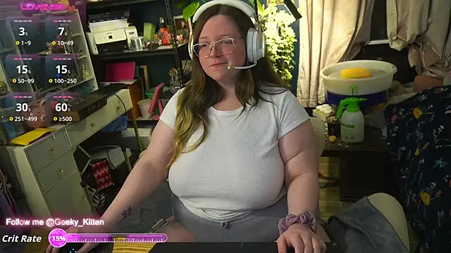 Snapshot of Geeky_Kitten chatting on September 21, 2:13 am Geeky Kitten online show from September 21, 2:13 am