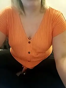 Snapshot of elisacoquineoff chatting on December 4, 9:24 pm elisacoquineoff online show from December 4, 9:24 pm