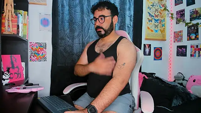 Snapshot of johnnyalx chatting on March 3, 8:32 pm johnnyalx online show from March 3, 8:32 pm