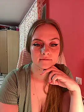 Snapshot of SophiaSweet_ chatting on March 7, 5:32 pm SophiaSweet online show from March 7, 5:32 pm