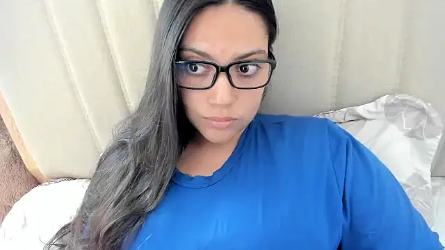 roniewester online show from November 6, 3:02 pm