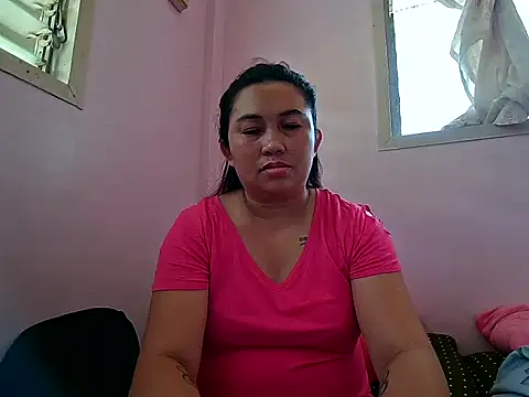 Snapshot of LalaiAsian chatting on October 2, 2:18 am LalaiAsian online show from October 2, 2:18 am