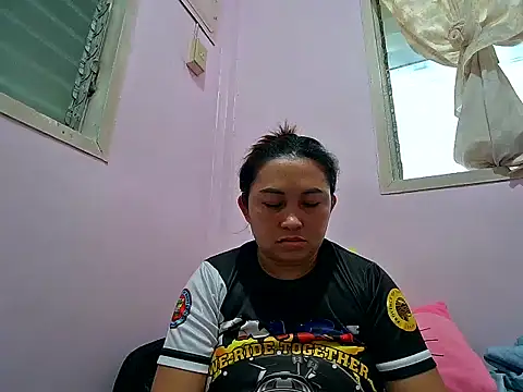 Snapshot of LalaiAsian chatting on October 12, 8:35 am LalaiAsian online show from October 12, 8:35 am