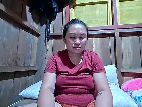 Snapshot of LalaiAsian chatting on October 18, 10:27 am LalaiAsian online show from October 18, 10:27 am