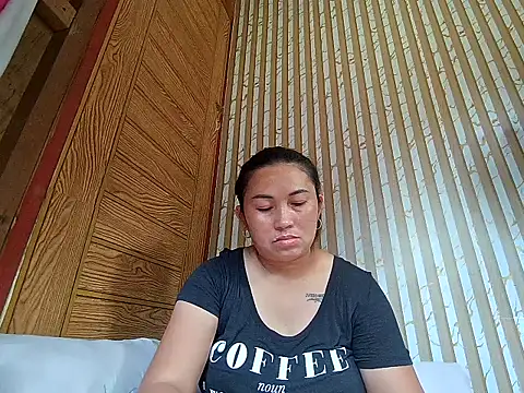 Snapshot of LalaiAsian chatting on April 7, 6:14 am LalaiAsian online show from April 7, 6:14 am