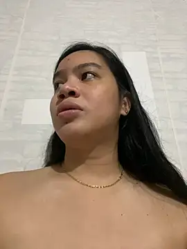 Snapshot of Hebefemme chatting on March 5, 1:06 pm Hebefemme online show from March 5, 1:06 pm