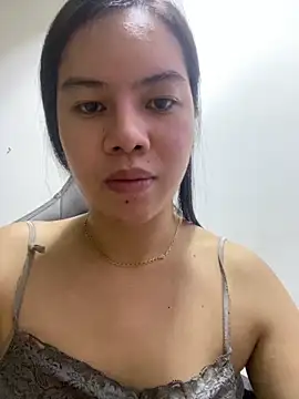 Snapshot of Hebefemme chatting on February 18, 11:06 am Hebefemme online show from February 18, 11:06 am