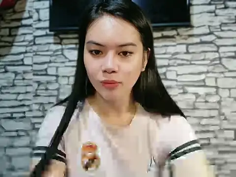 Snapshot of Hebefemme chatting on March 4, 1:55 am Hebefemme online show from March 4, 1:55 am