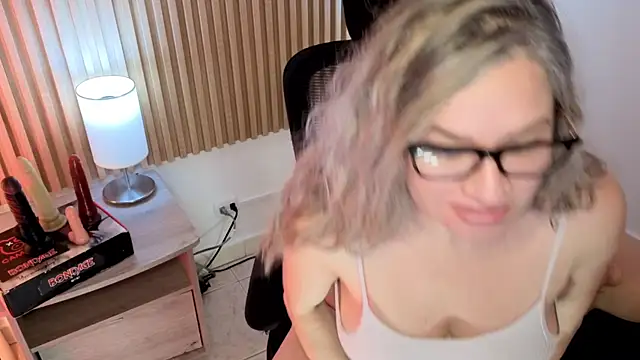 MarianL0ve online show from November 15, 12:13 pm