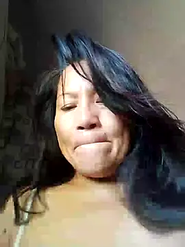 Snapshot of sizzling_babe chatting on December 2, 12:52 am sizzling babe online show from December 2, 12:52 am