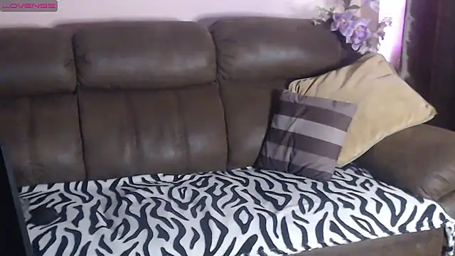 Snapshot of NaughtyHornyJenny chatting on January 20, 11:02 am NaughtyHornyJenny online show from January 20, 11:02 am
